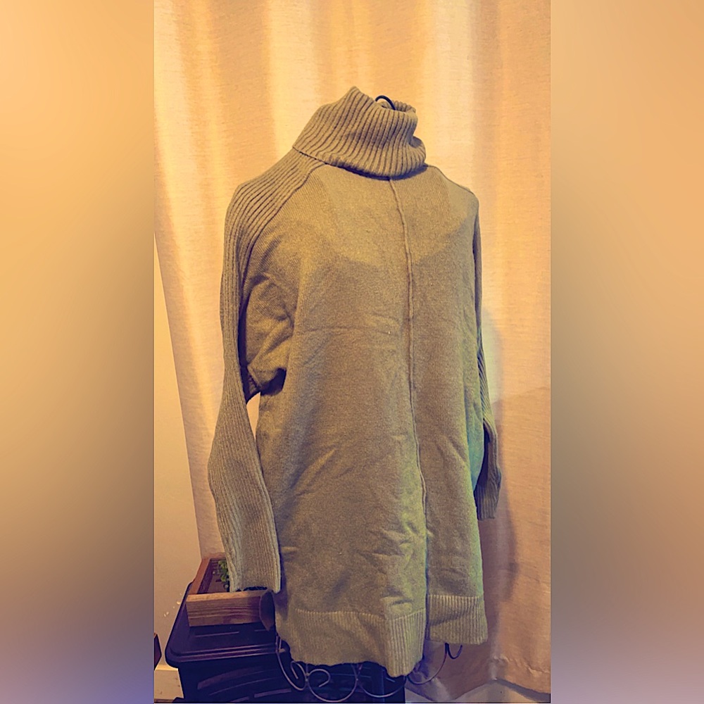 Womens green sweater Size S